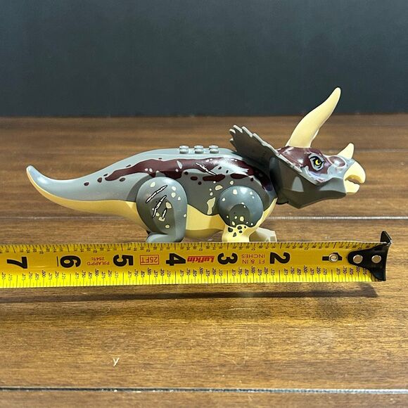 LEGO Triceratops, Jurassic World Dominion Dinosaur, Dark Red - Picture 6 of 7
